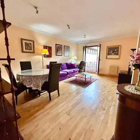 아파트 Vivienda Rectorado 2 *